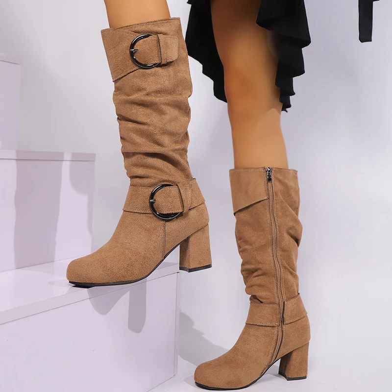Laura | Botas de ante con hebilla y caña media